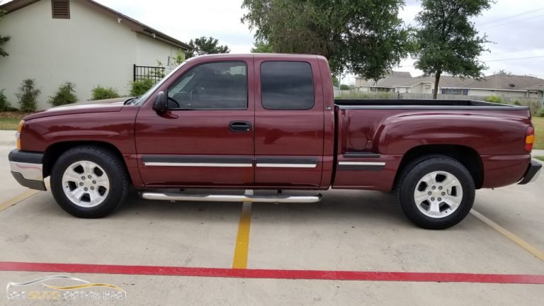 Maroon Chevrolet 1500 Step Side