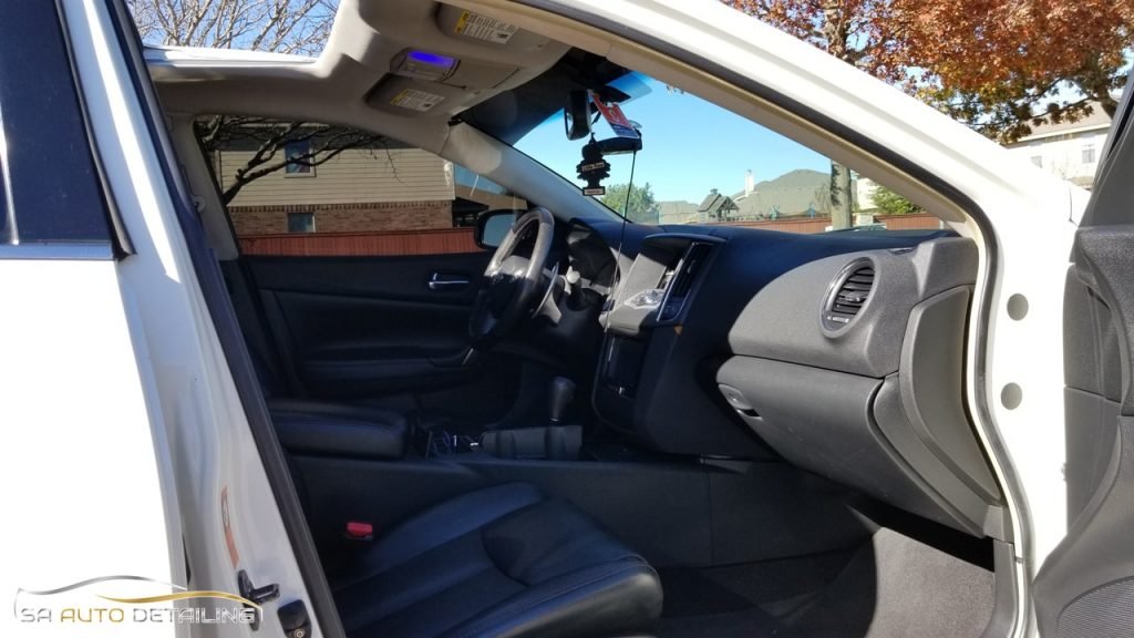 Front Interior Leather Seats 